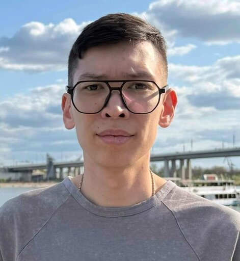 Владислав Ли